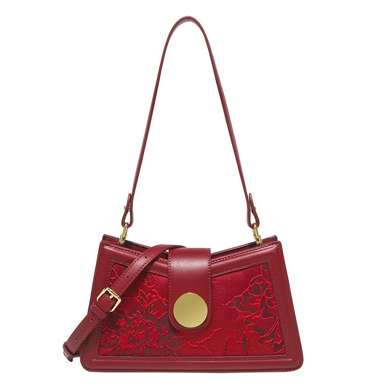 Red women's bag 2024 new model niche design embroidered wedding bag underarm crossbody handbag Chinese style bridal bag