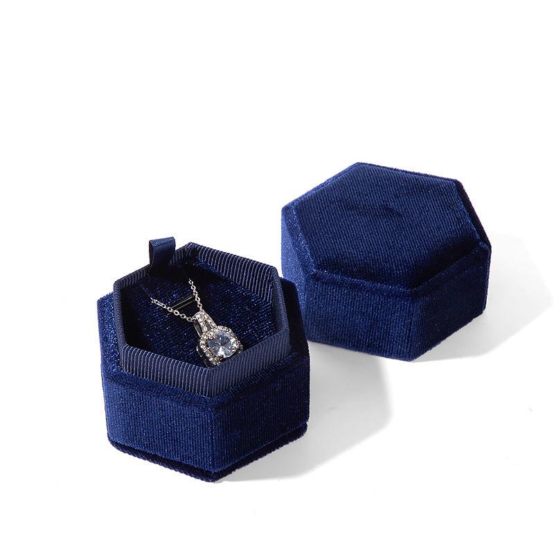 Retro hexagonal flannel jewelry box, exquisite velvet necklace box, heaven and earth cover ring box, jewelry storage box, jewelry box.