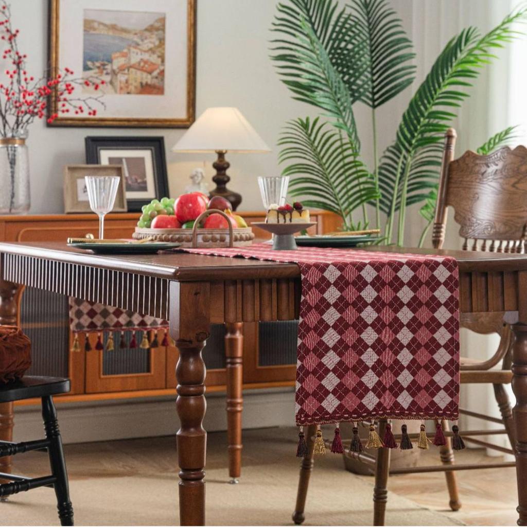 Imanqi Yun Retro Colorful Jacquard Diamond Geometric Tassel Table Runner