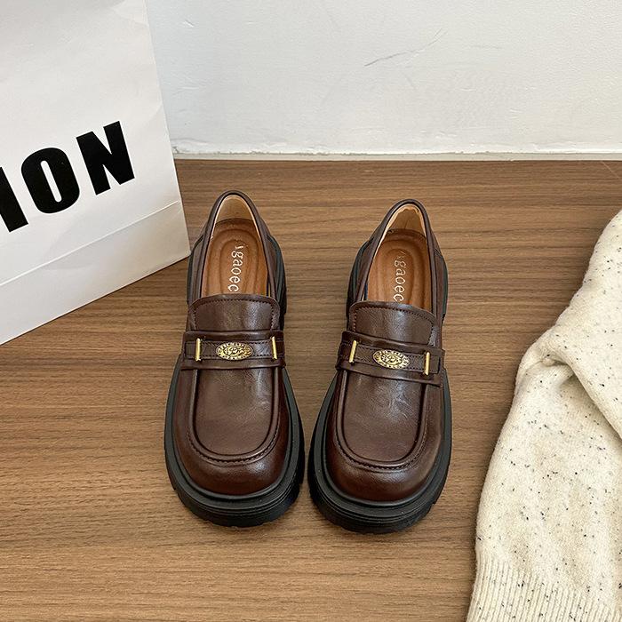 

Платформа маленькие кожаные туфли ретро мода повседневные одинарные туфли британский стиль лоферы женские 2025 осень новые черные толстый каблук 39 коричневый