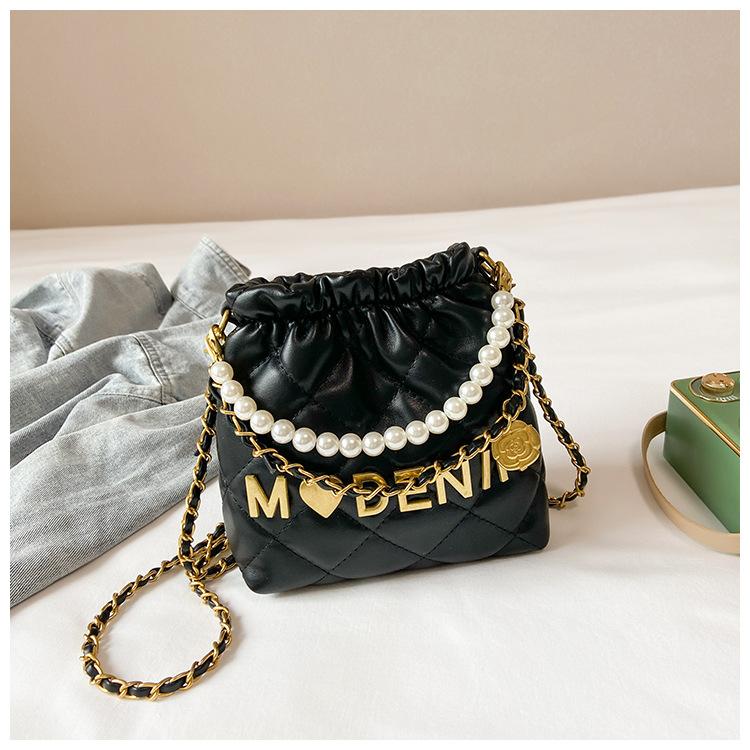 

Нові дитячі сумки, сумочка з іноземними перлами для дівчинки, модна сумка-відро на ланцюжку, дитяча сумка-почтальон чорний