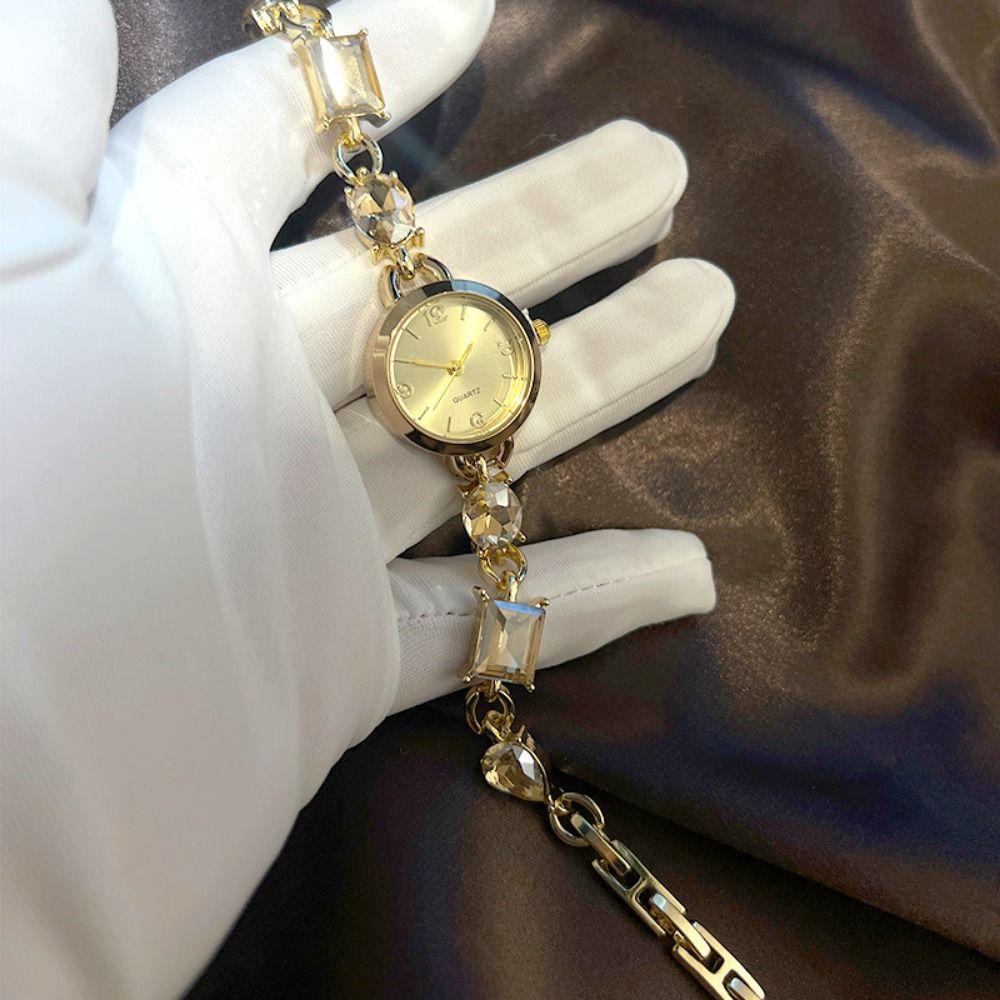 Retro Women's Wrist Watch Elegant Ladies Business Watches Vintage Quartz Wristwatch Girls