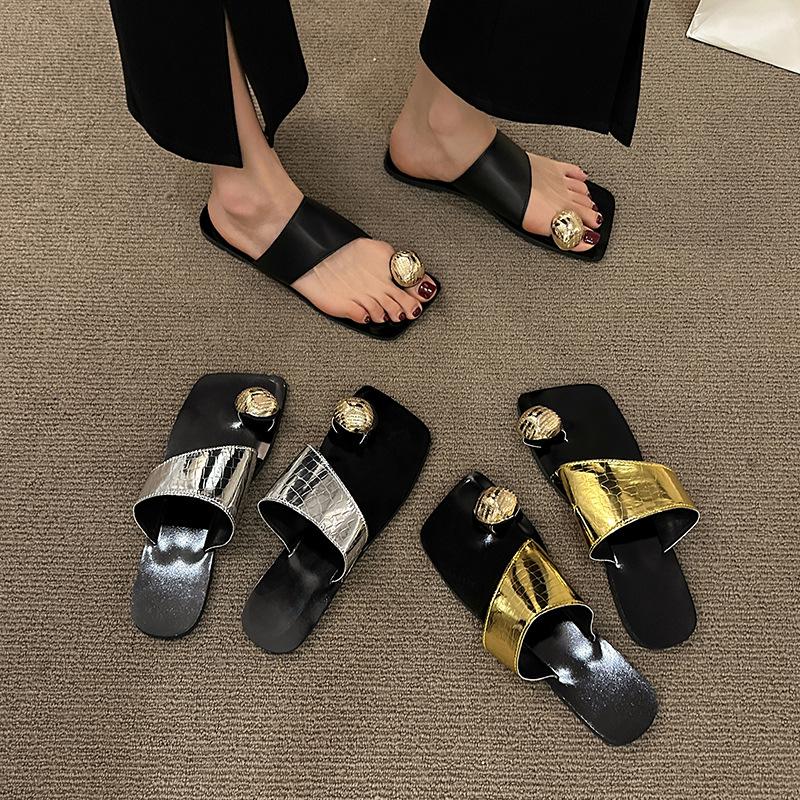 Fashion Women Slippers Summer New Beach Cool Slipper Original Designer Slippers for Women Flip-flops Retro Metal Buckle Pinch Toe Slides