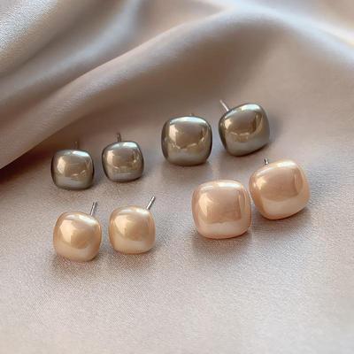 Sophisticated Square Pearl Earrings for Women - Elegant and Versatile