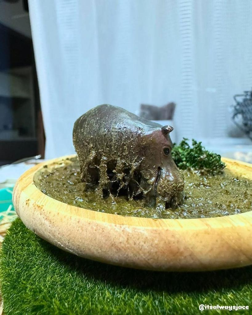 [USED] Hippopotamus figure/diorama