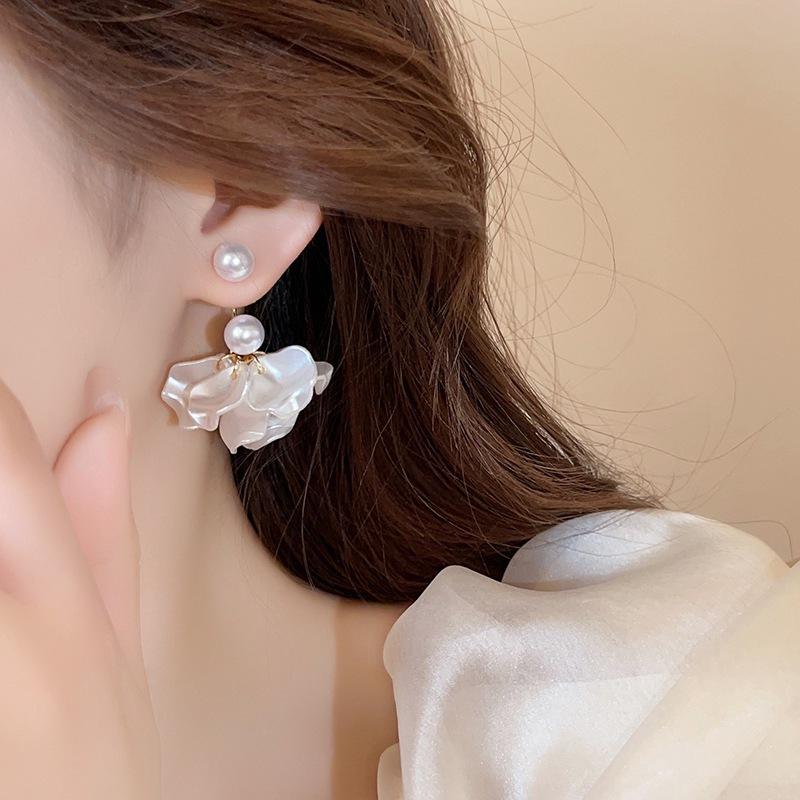 French White Petal Pearl Earrings Temperament Light Luxury Niche High Sense Elegant Versatile Earrings