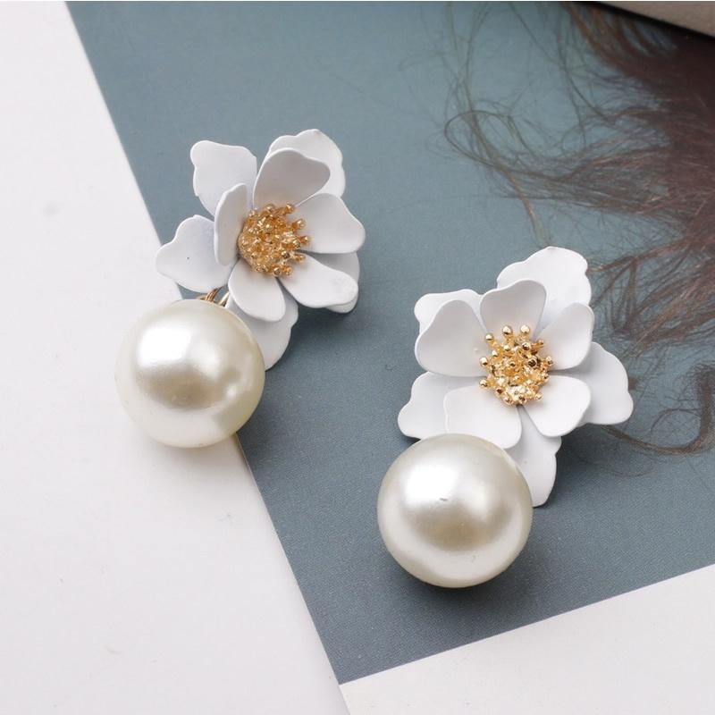 Yutsai Korean Flower Painting Earrings Imitation Pearls Alloy Stud Earrings Elegant Fashion Jewelry OG071