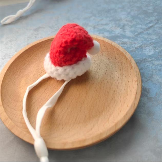 Valentine's Pearl Desktop Goose Set with Mini Knitted Hat & Adjustable Wings Clothing