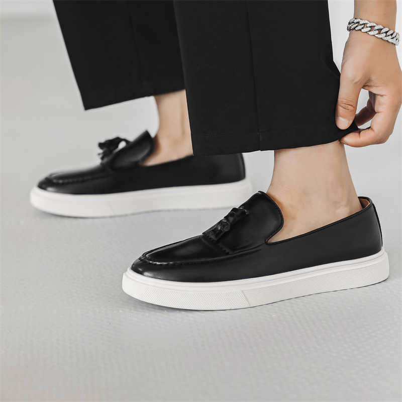 Fashion Without Lacing Semi Formal Summer Sneakers For Teenager Training Men's Summer Moccasin Special Flat Shoes Sport From China