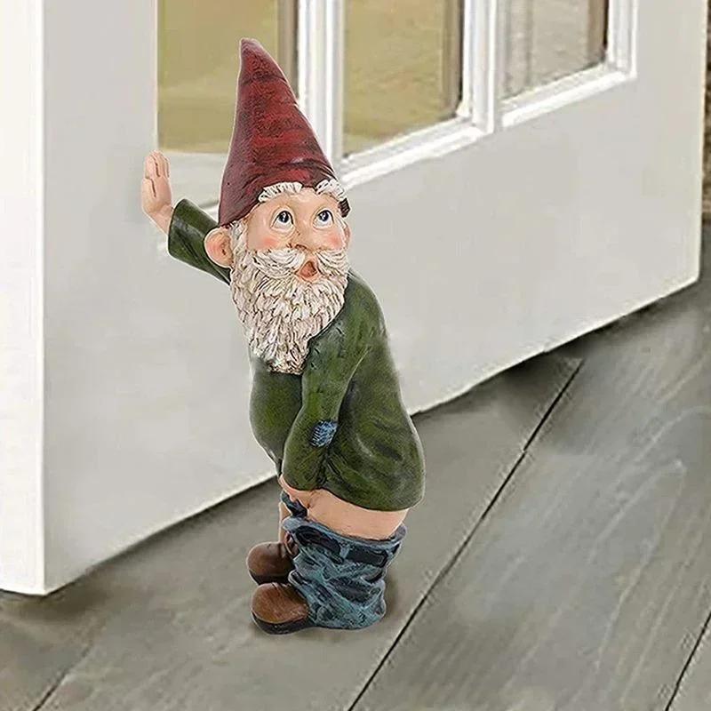 1 Pcs Urinating Gnome Statue Resin Crafts White Bearded Old Man Dwarf Sculpture Christmas Garden Courtyard Decoration
