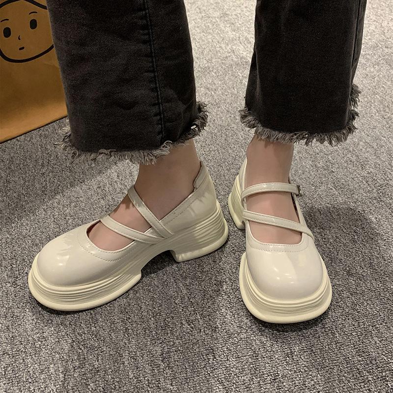 Round head platform small leather shoes women's 2025 new spring and summer French retro British style Japanese JK Mary Jane single shoes