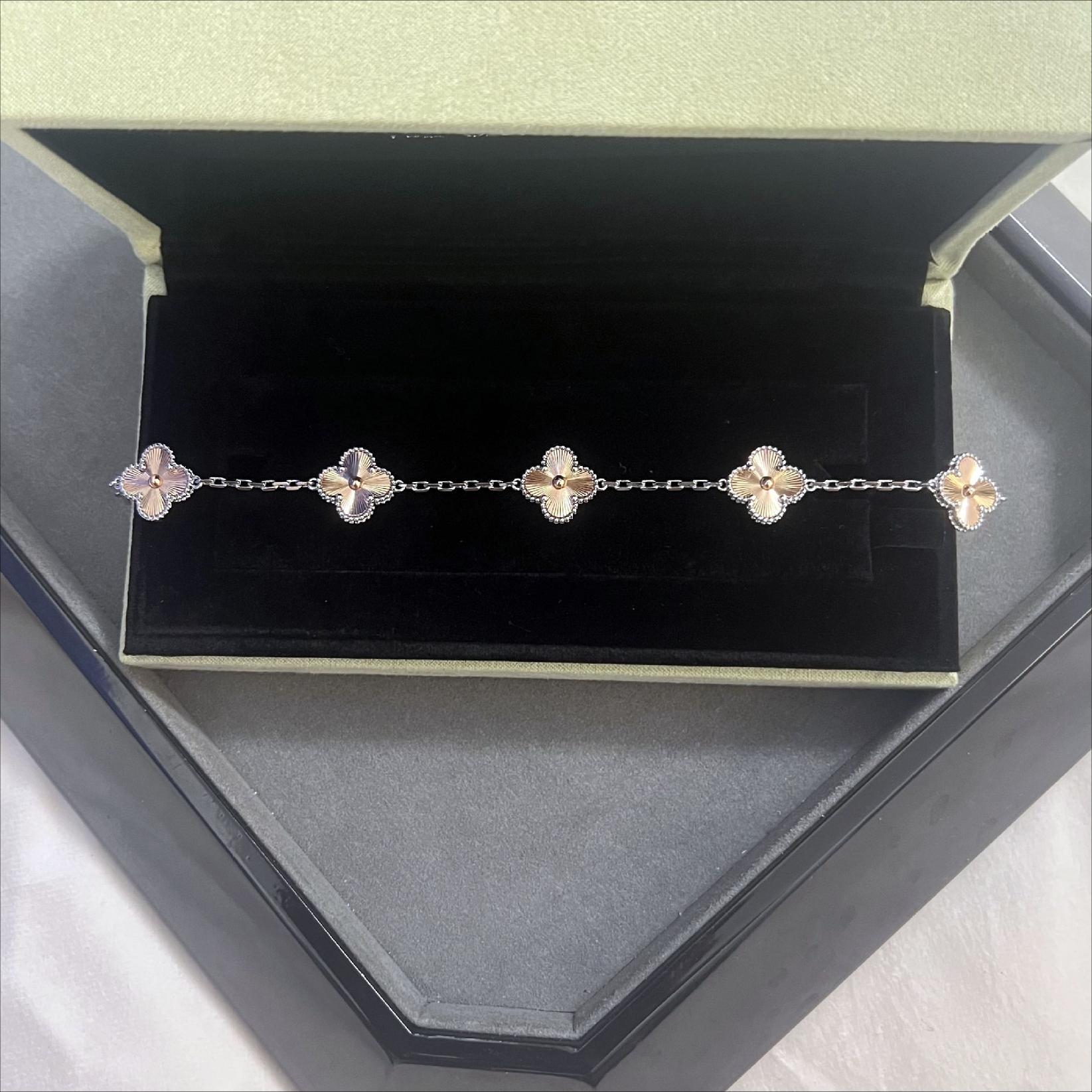 

Four-leaf Clover Bracelet High Version 18K Five-flower Bracelet Female High-end New Bracelet High version