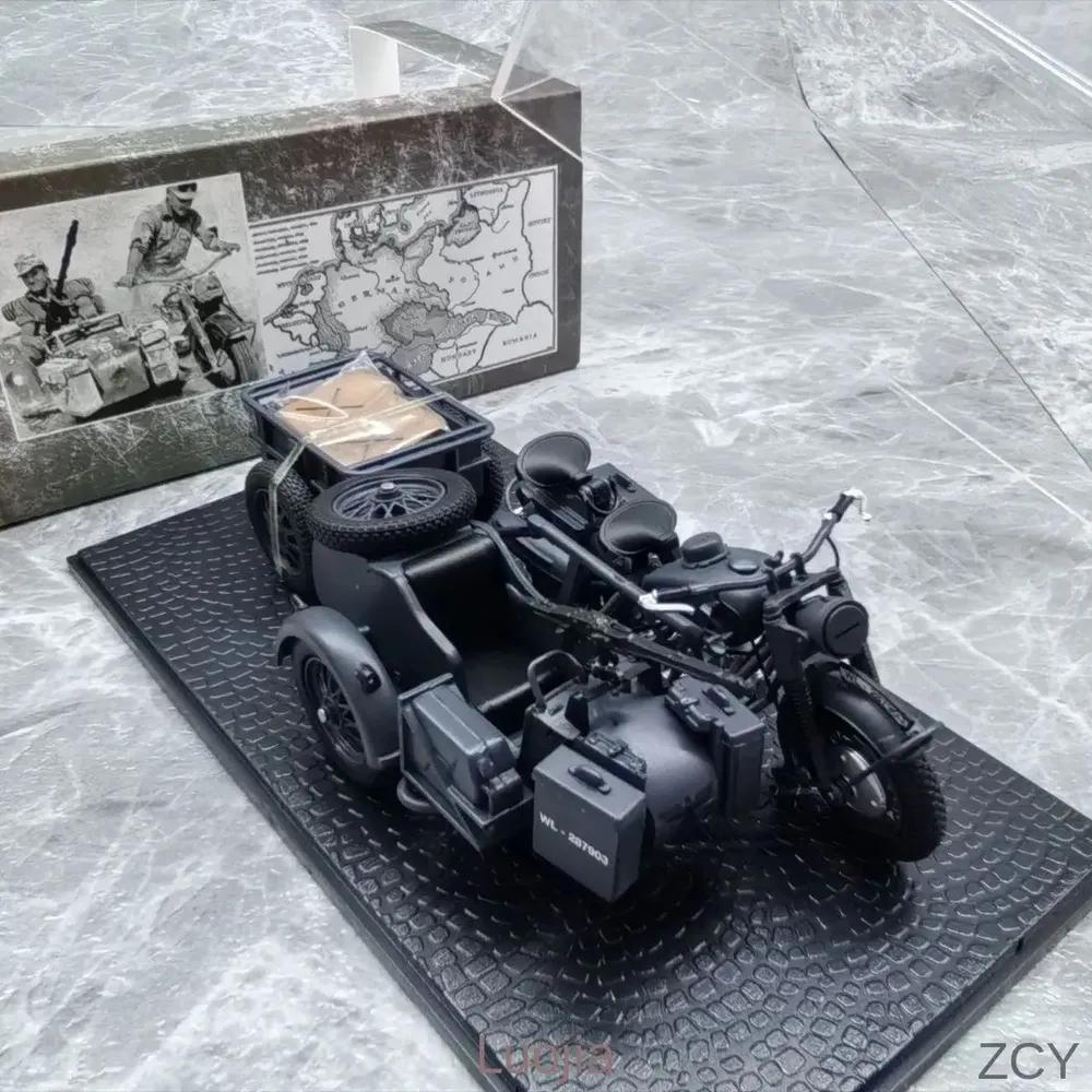 Exclusive 1 / 24 BMW R75 motorcycle with sidecar