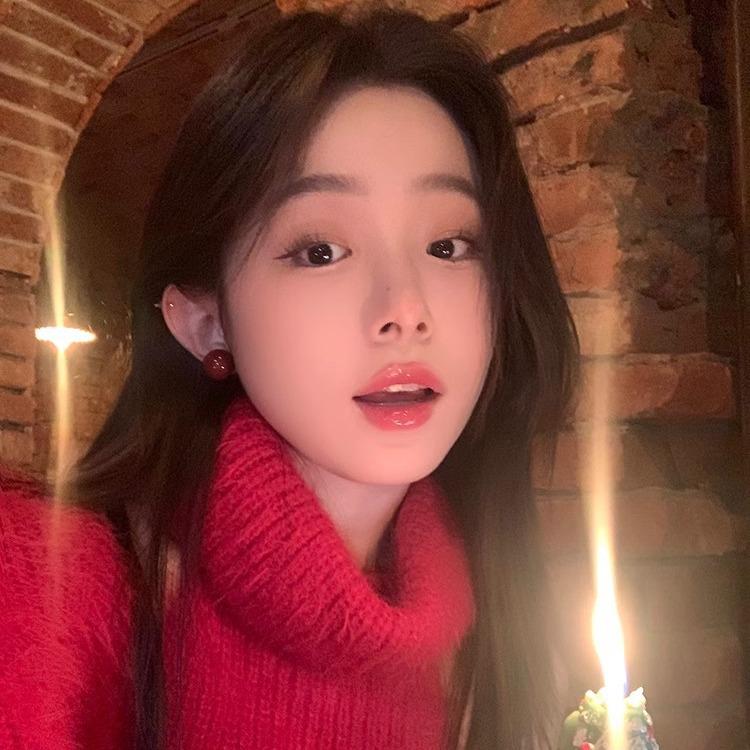 Autumn & Winter Pearl Stud Earrings – Red Bean, 2024 High-End Light Luxury Style for Women