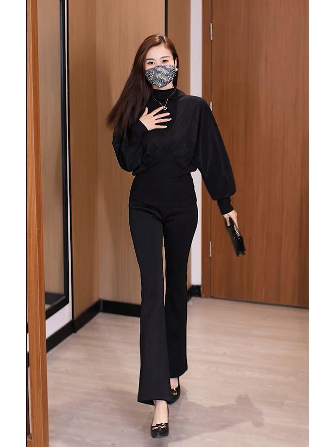 Chic Angora Red Semi-High Neck Women's Layered Stretch Shirt