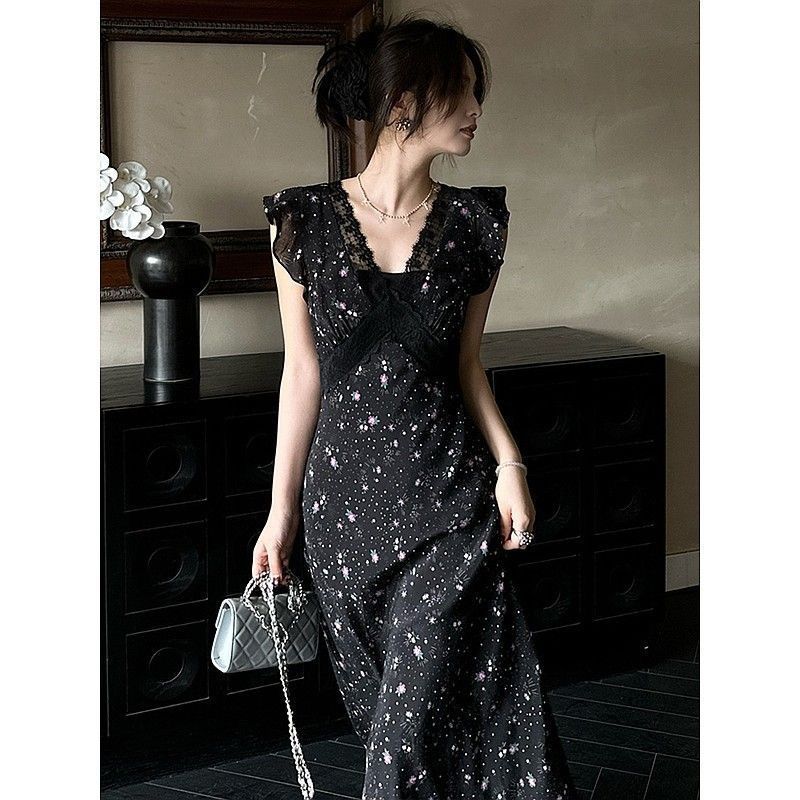 Black Lace Splicing Sexy Floral Dress Women's Summer New Vacation French Temperament V-neck Dress