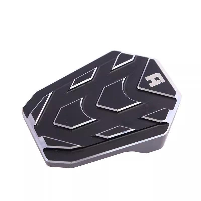 Everest Kaiyue 500X Rear Brake Pedal Footrest Enlargement: Anti-Slip Cover for 400X Motorcycle Modification.