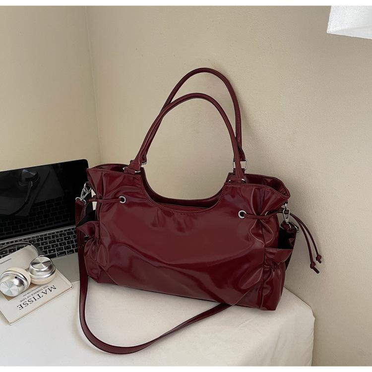 

Французская ретро сумка-тоут женская новая из масляной вощеной кожи на плечо, сумка-мессенджер, большая вместимость, модная, для поездок на работу, подмышечная сумка, тренд бордовый
