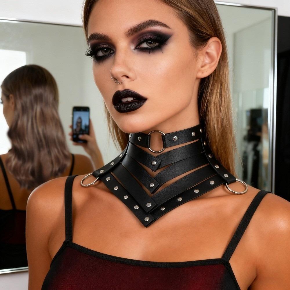 Elegant Leather Belt Punk Choker Personality Rivet Clavicle Collar Gothic Collar Necklace Women