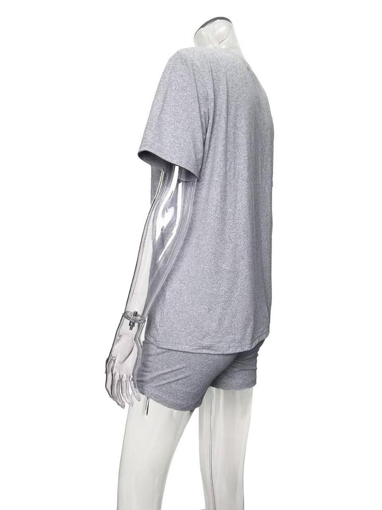 Einfarbiger, kurzärmliger V-Ausschnitt-Modeanzug für Damen für Frühjahr/Sommer 2025