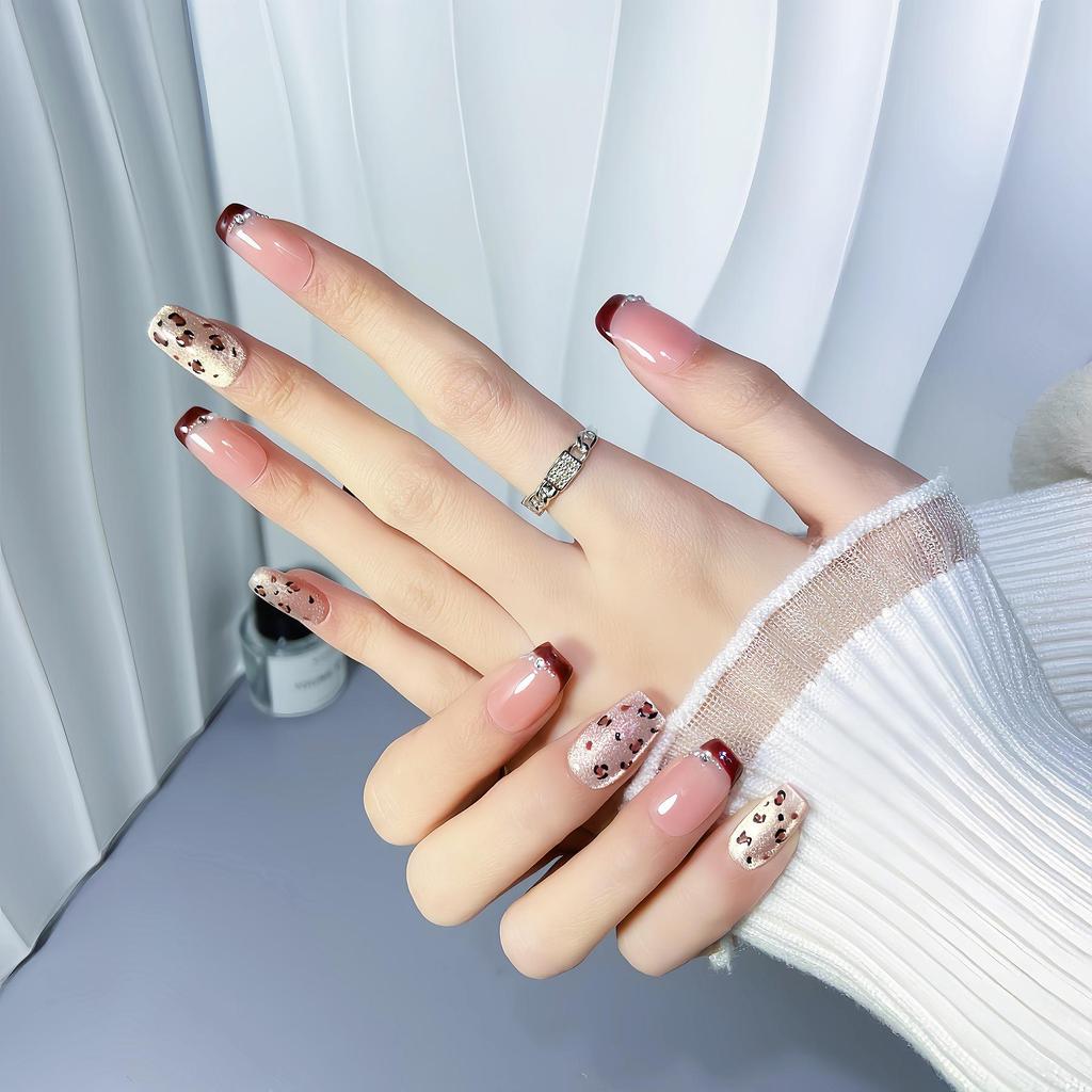 Trendy Handmade Rhinestone Leopard Print Nails - Autumn/Winter Brightening, High-End Style