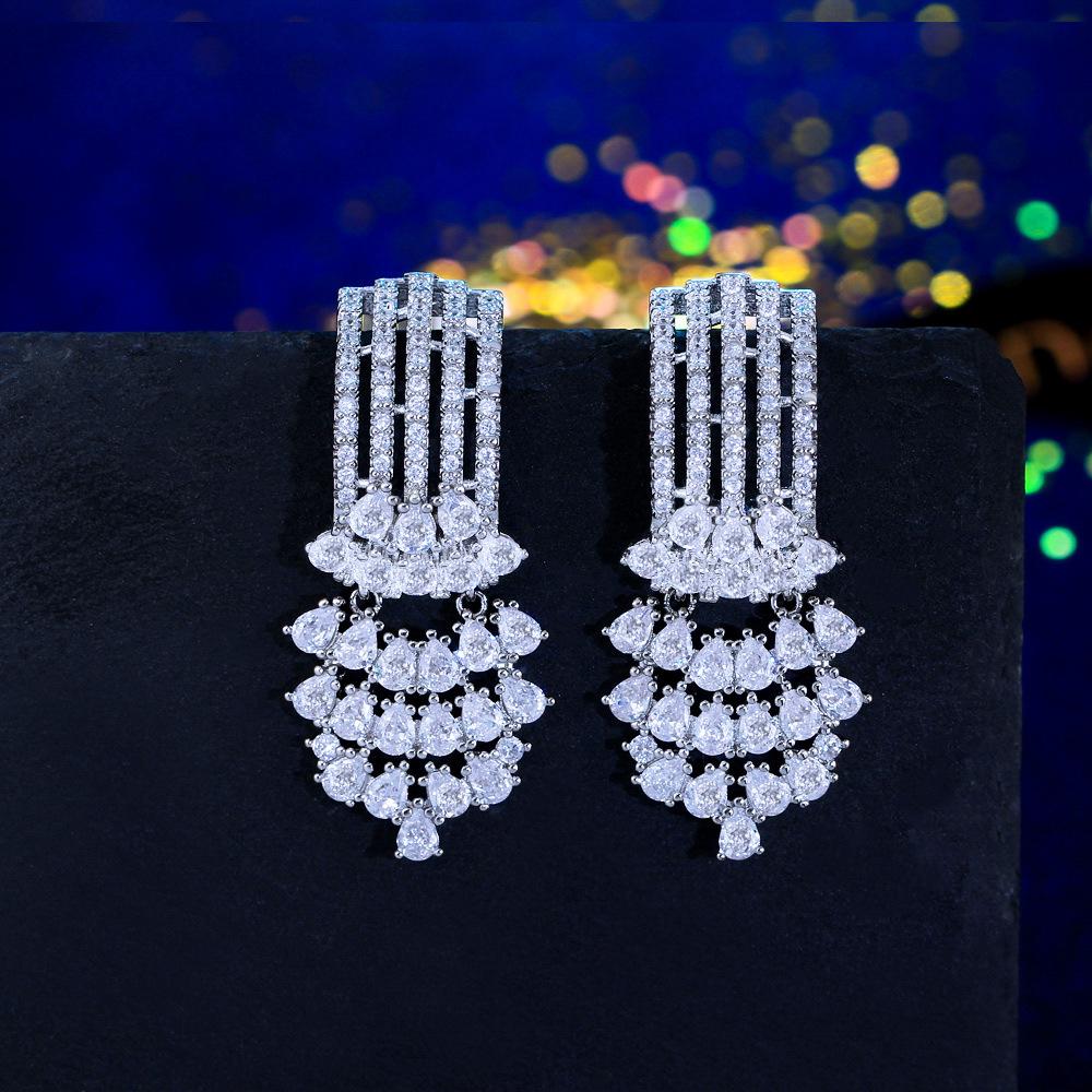 

Needle Light Luxury Micro-Inlaid Zircon Earrings Temperament Super Flash Water Drop Banquet Dress Accessories Earrings