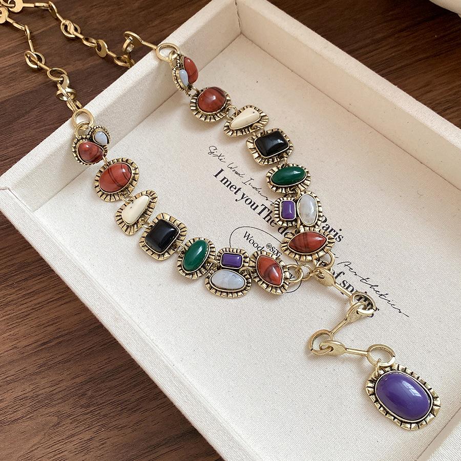 Vintage Resin Geometric Necklace Retro Elegant Sweater Chain Luxury Jewelry