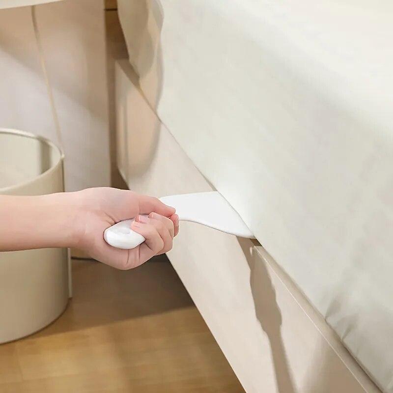 Strumento per piegare il lenzuolo, paletta per rimboccare il letto, per facilitare il cambio del lenzuolo, assistente per la sostituzione della gonna del letto, organizzatore