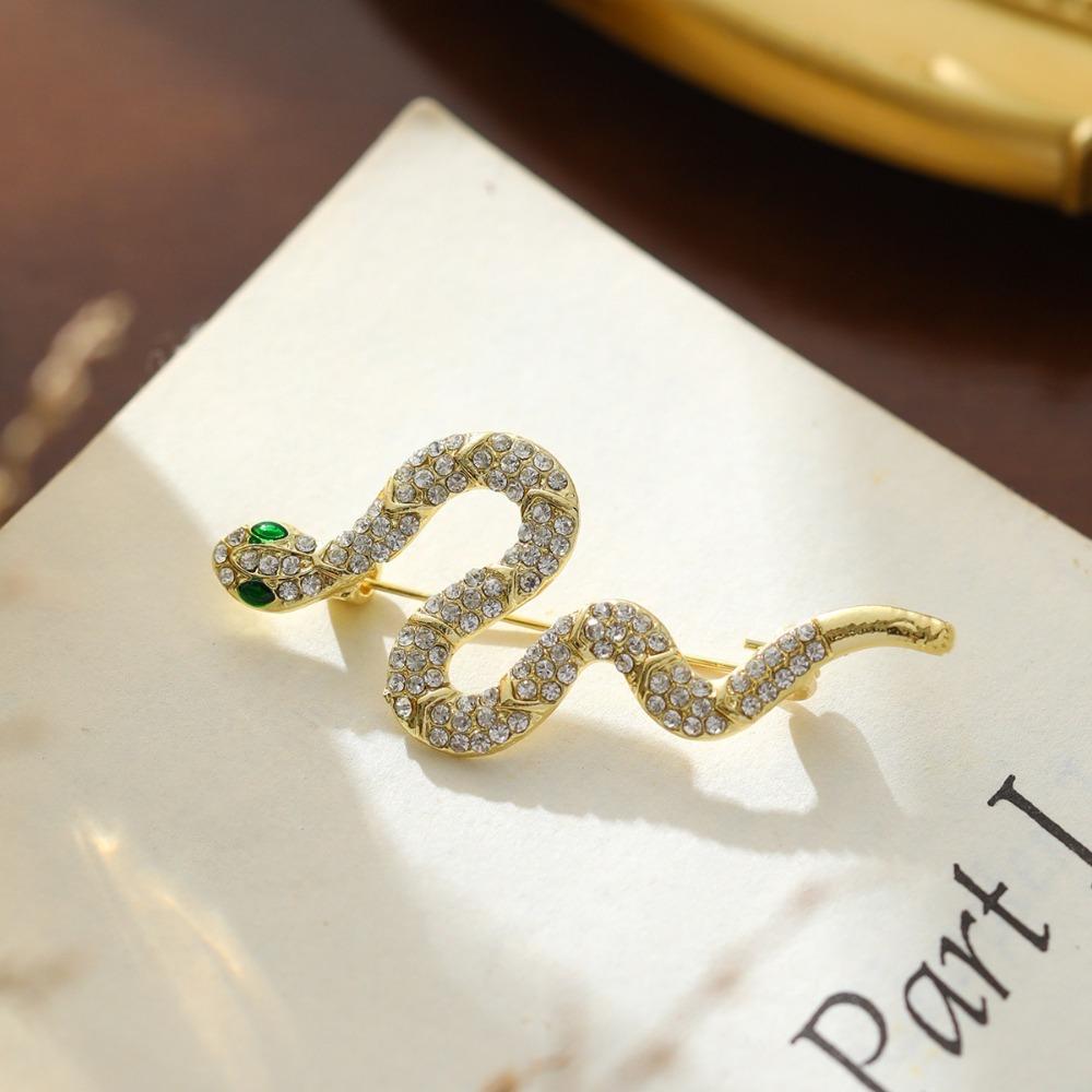 

Zinc Zinc Alloy Rhinestone Animal Collar Pins Vintage Metal Snake Lapel Pin Casual Zodiac Snake Brooch Girls Style 3