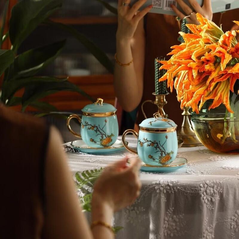 Auratic Lady Porcelain West Lake Blue 4-Piece Lidded Tea Cup Set