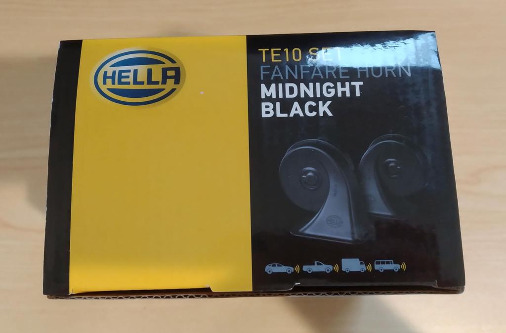 German HELLA MIDNIGHT BLACK TWIN TONE HORN SET 011 (3FH 225-111) [Used]