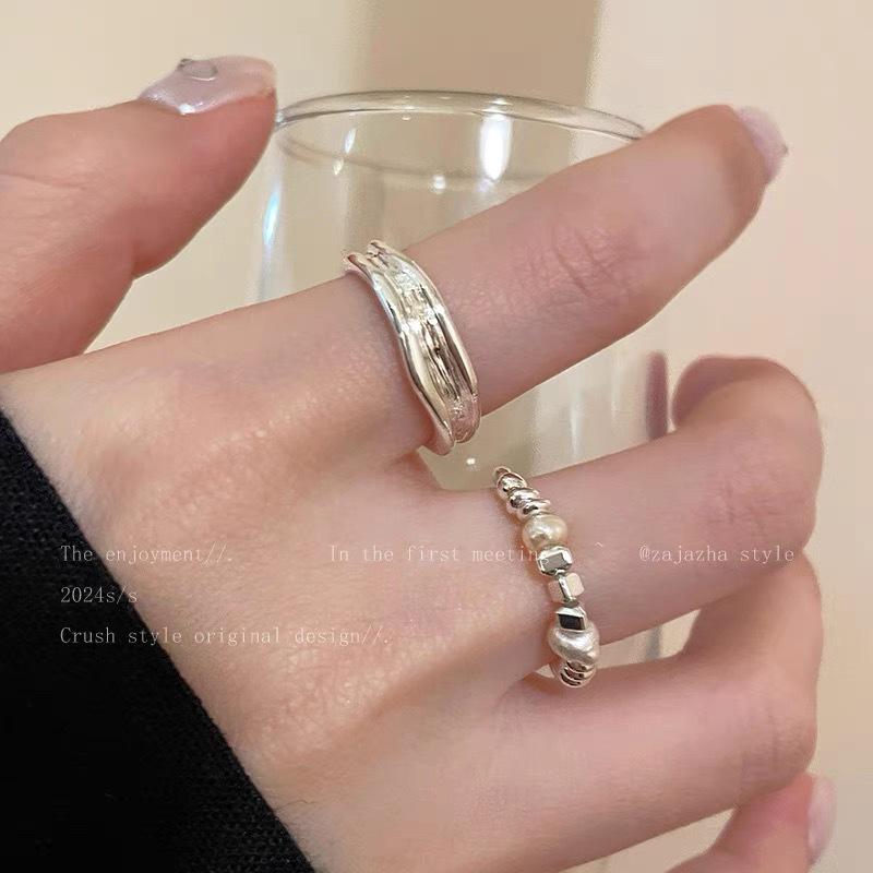 Pearl Smashed Silver Irregular Women's Ring - Niche, Light Luxury, High-End Design, Index Finger, Cold Style, Chubby Hand.