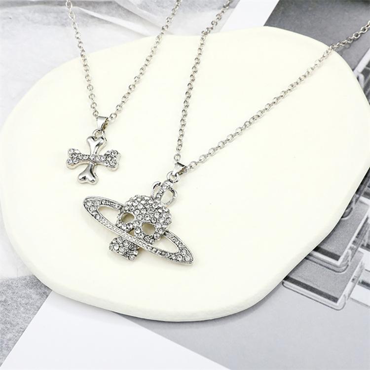 

Серебряное трендовое колье «Кость Сатурна» с сияющим ореолом для современных модниц