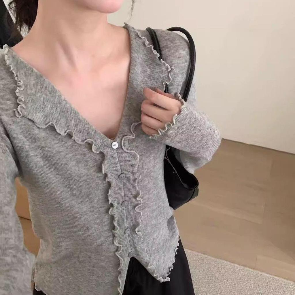Chic V-Neck Long Sleeve Knit Top with Ruffle Edge