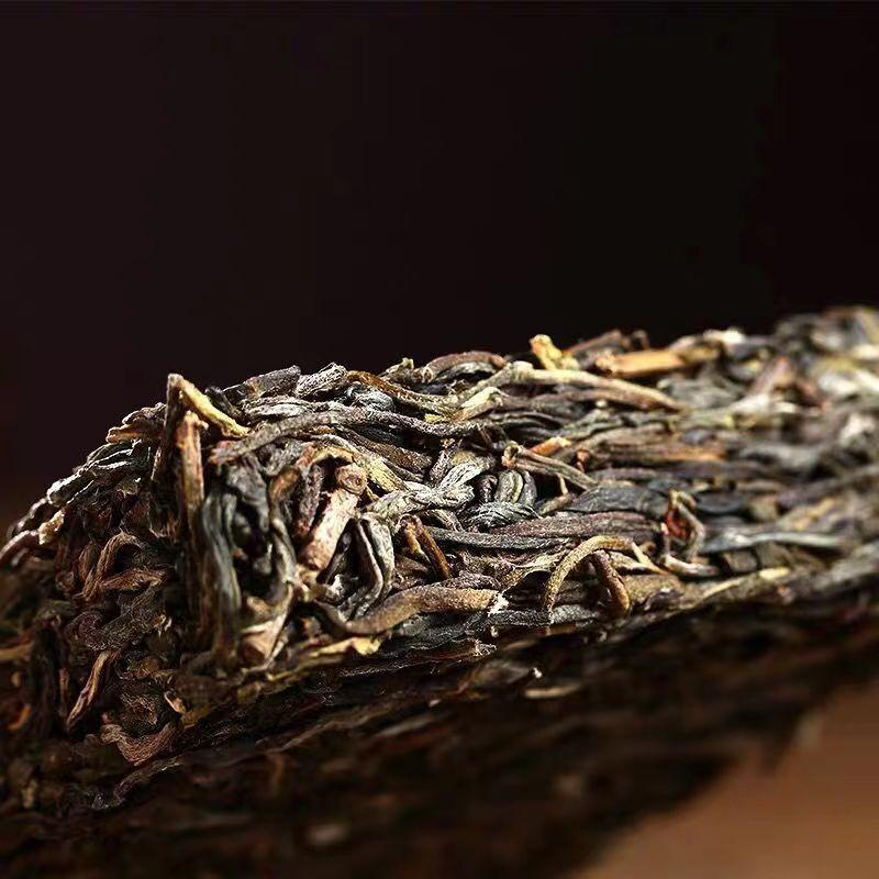Iceland Old Tree Pu-erh Shengcha Yunnan Pu'er Green Tea 250g Puerh Tea Brick