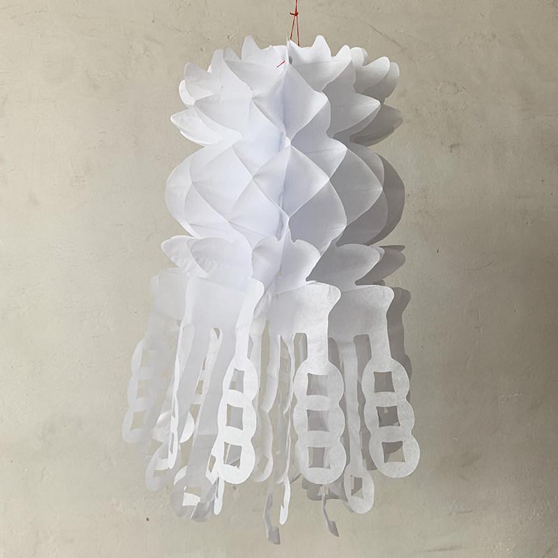 Экологичные зелено-белые бумажные фонарики для Праздника Цинмин