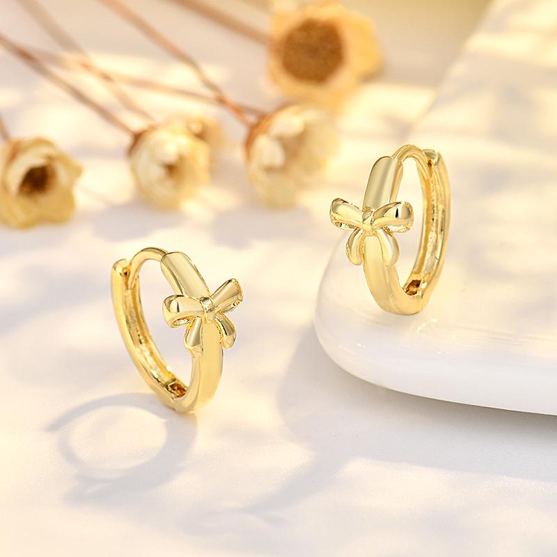 

Изысканные мини-каффы с бантом: Милые серьги нишевого дизайна для удобного сна, универсальные для ношения на хряще уха.