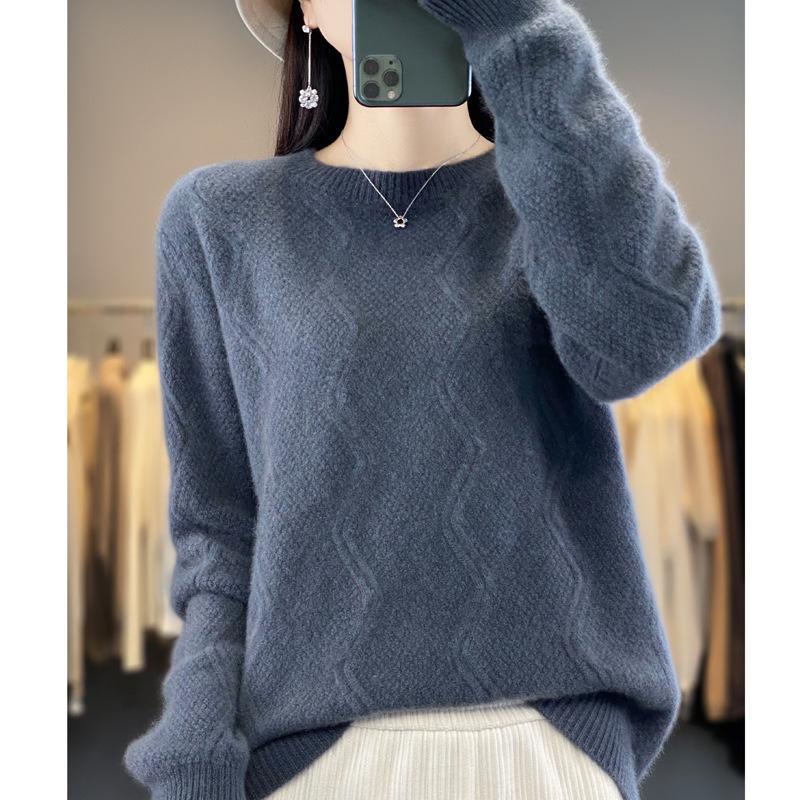 Women's Thickened Autumn-Winter Cable Knit Wool Sweater – Round Neck Cashmere Pullover.