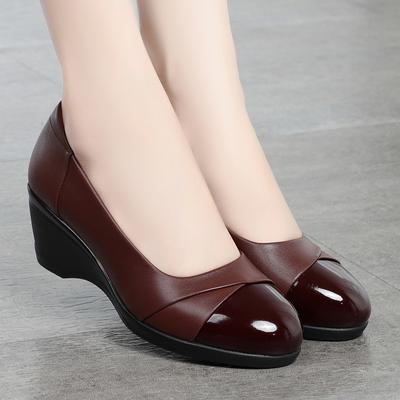 Damenmode Leichte Keilabsatz Komfort Frühling & Herbst Schuhe Dame Lässig Süß Zuhause & Draußen Schwarze Lederpumps E1419