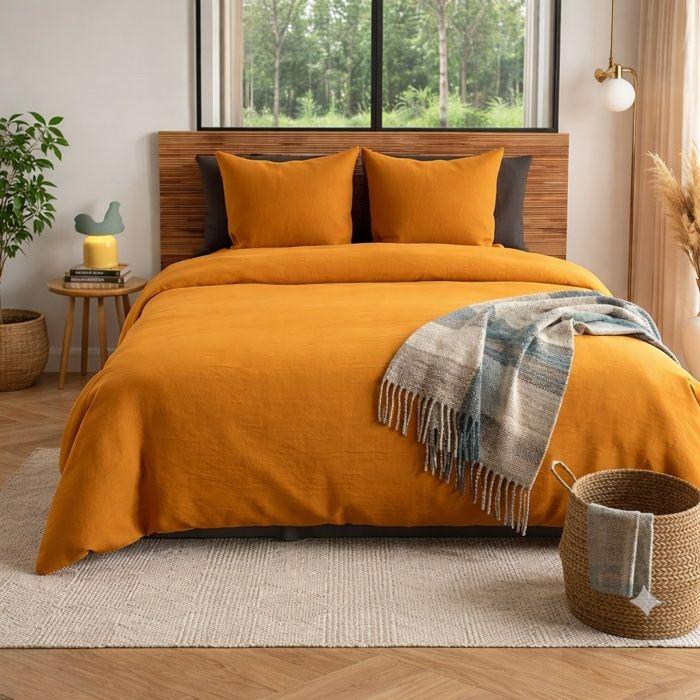 Parure de lit - EDEN - 240x260 cm - Jaune moutarde - Microfibre 100% polyester - 2 taies 63x63 cm