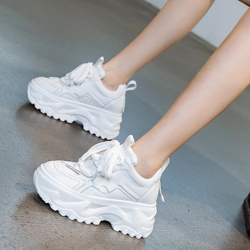 Papa-Schuhe Damen Ins Tide 2025 Frühling und Herbst neu Leder atmungsaktiv Sport dicke Sohle Innenhöhe erhöht weiße Schuhe kleine Größe 32