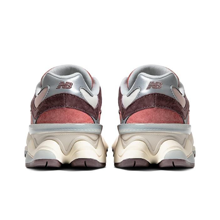New Balance 9060 Pacchetto Fiori di Ciliegio - Sneakers Unisex Rosso Minerale Tartufo Rosa Nuvola di Pioggia U9060TRU