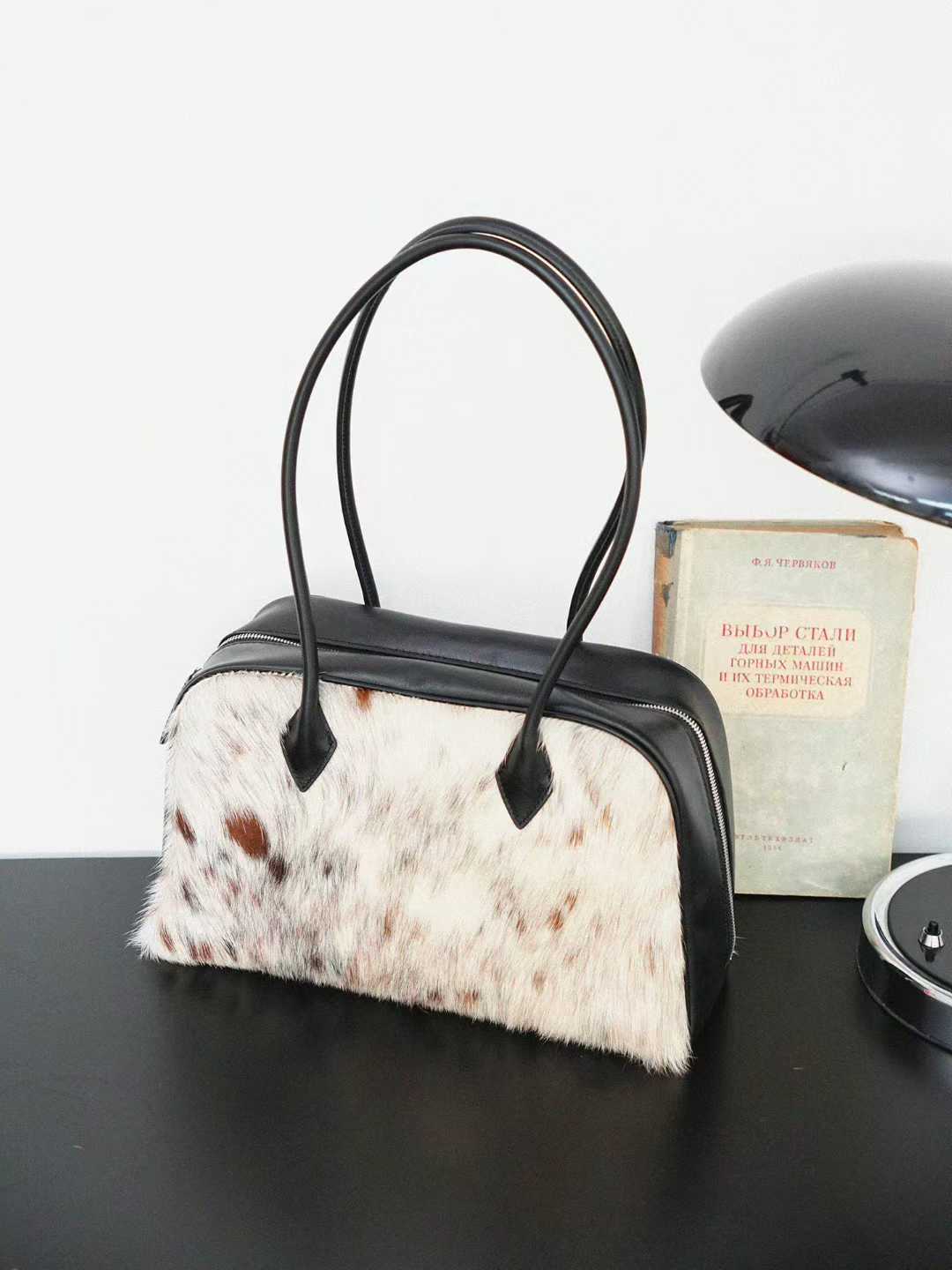 

2025 И Повседневная Роскошь Смесь Кашемировой Шерсти Высококачественная Текстура Сумка Настоящая Кожа Кисточка Ручная Сумка Клатч Женская 32x11x19cm белый