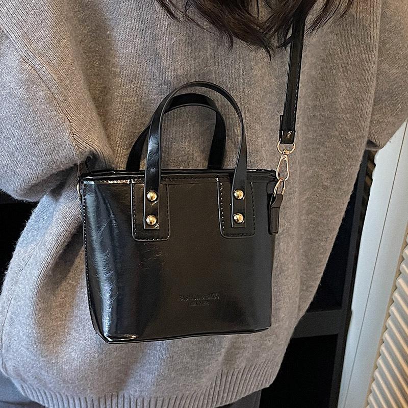 Fashionable Hand-held Simple Bucket Bag, Trendy and Fashionable Single-shoulder Crossbody Bag