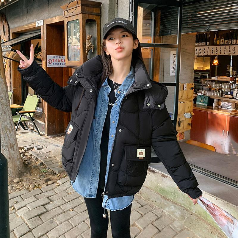 Kurze modische und vielseitige Daunenjacke mit Kapuze Damen Winter 2025 neue Studenten Brot Baumwolljacke