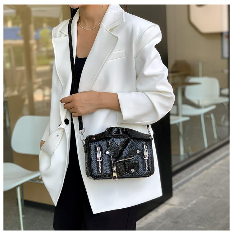 

Fashion Jacket Design Crossbody Bag PU Clothes Shape Women Handbag Purse Brand Designer Lady Shoulder Bags Luxury Women s Bag чёрный