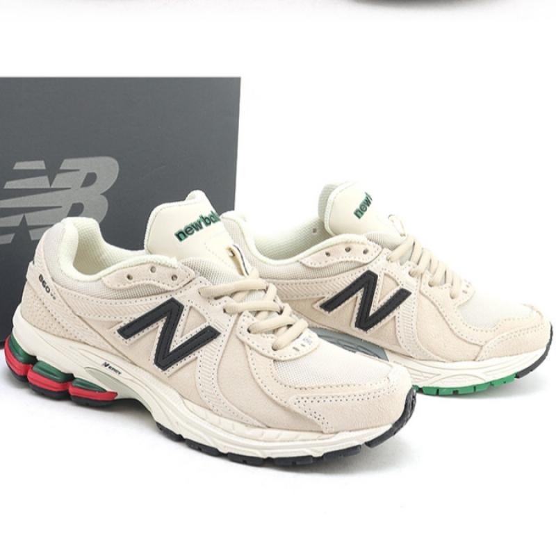 New Balance 860 Beige