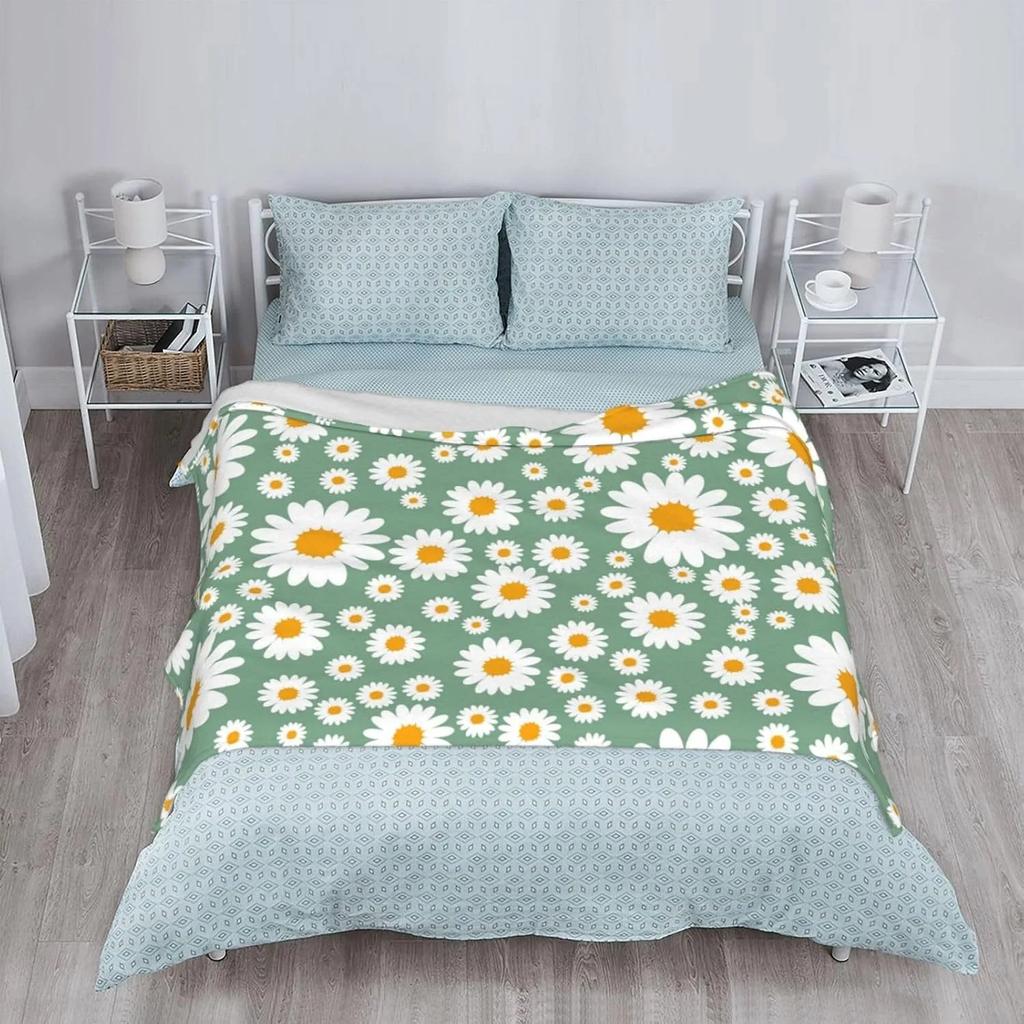 Charming White Daisy Pattern Soft Throw Blanket – Lovely Floral Design for Couch, Bed, Car, Camping, All-Season Use
