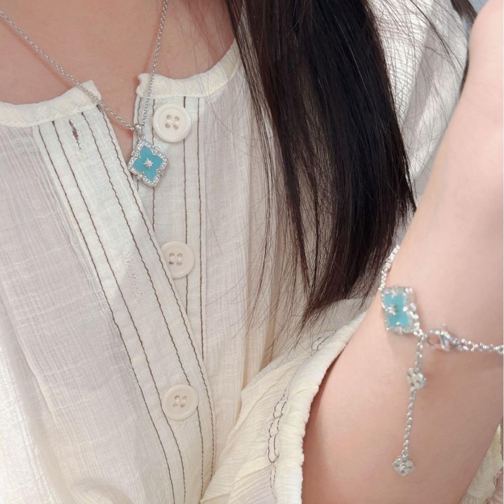 Four-leaf Clover Necklace Bracelet and Earring Set – A Sophisticated and Luxurious Women's Jewelry Set