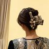 Eleganter karierter Plüsch-Haarclip mit Schleife: Herbst/Winter-Stil für Damen